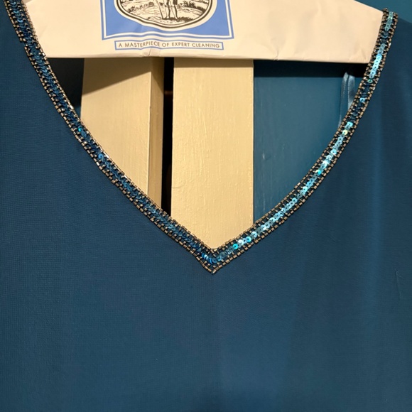 Dress - Picture 3 of 4